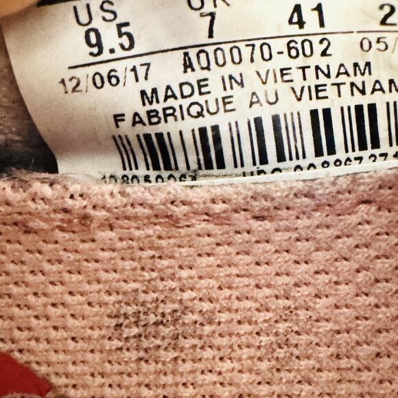 Nike Shoes Womens 9.5 Pink Epic React Flyknit Road Running Athletic Sneakers - Picture 12 of 13